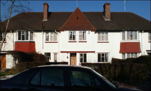 08 Sutcliffe Close